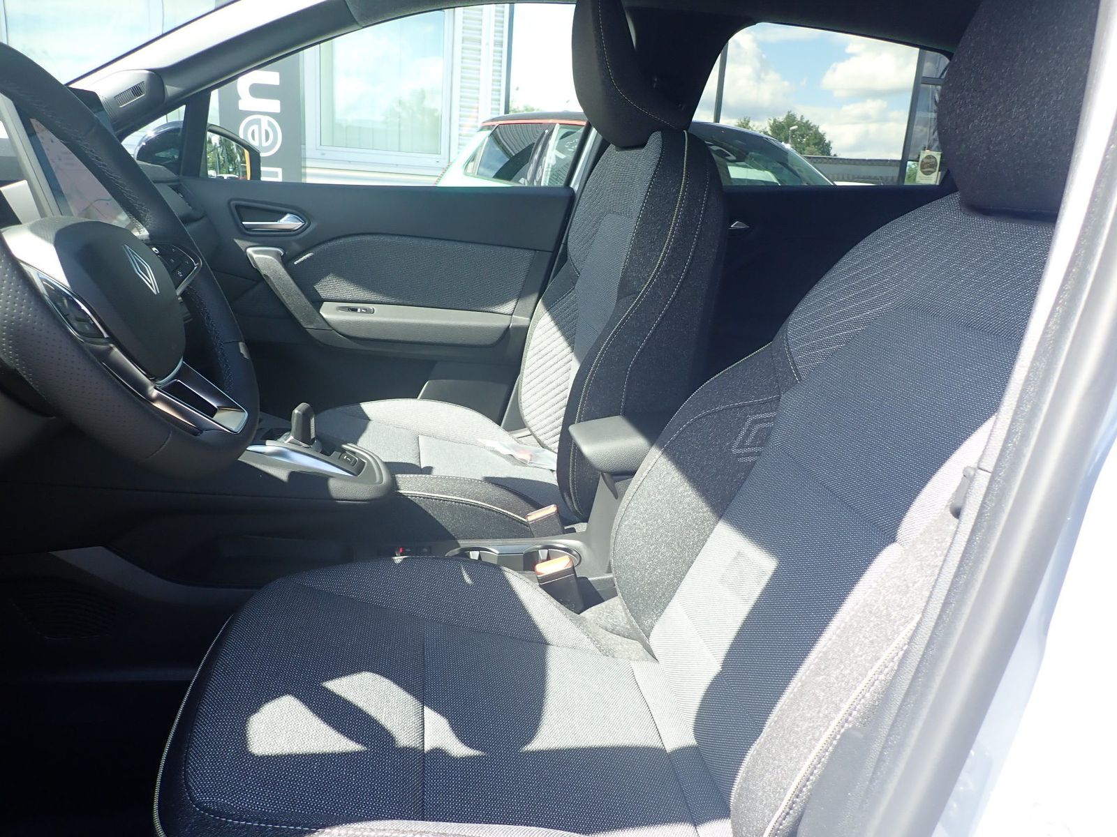 Fahrzeugabbildung Renault Captur Techno Full Hybrid E-Tech 160