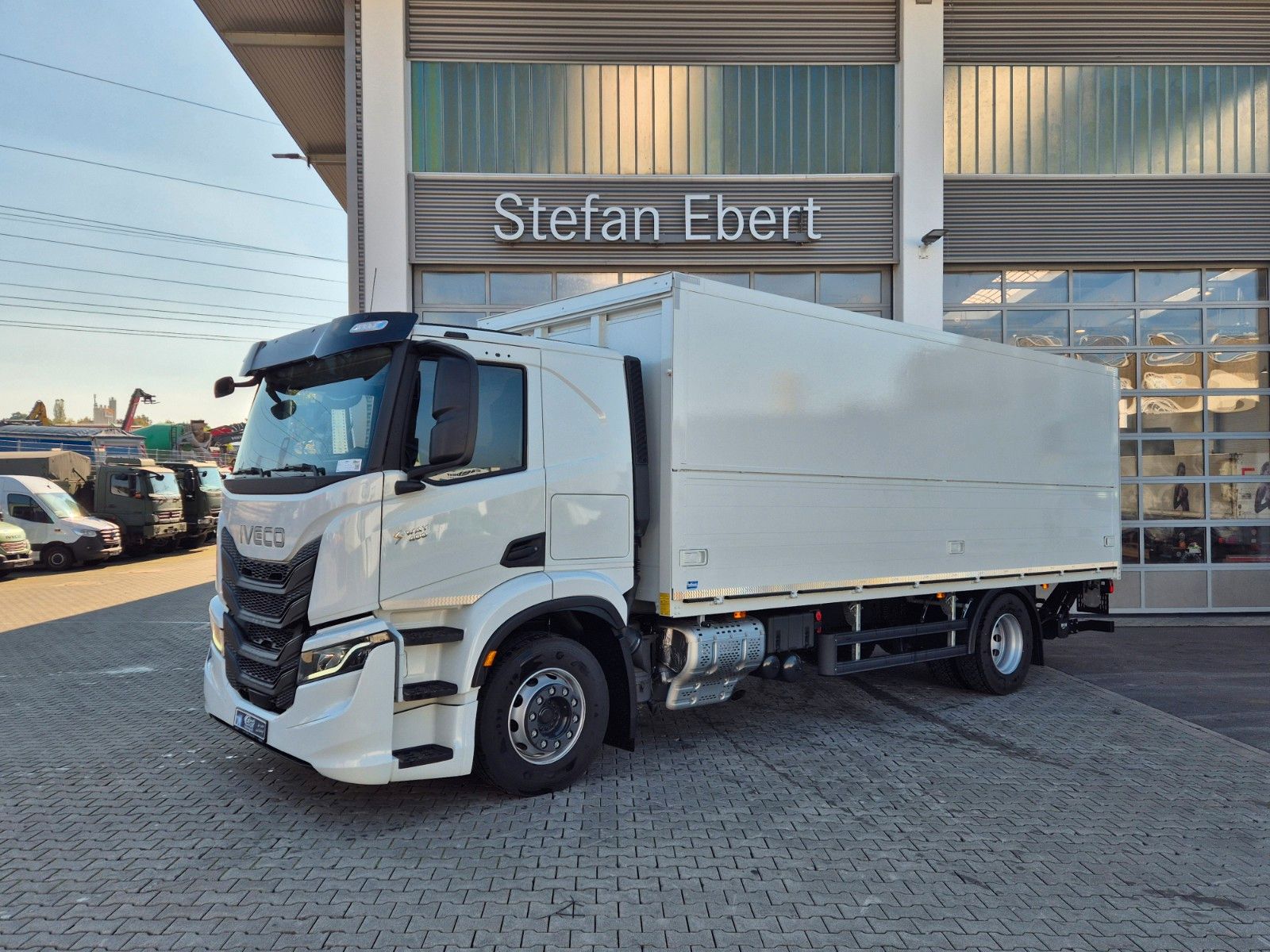 Fahrzeugabbildung Iveco AT190S40/FP Böse Schwenkwand LBW AHK