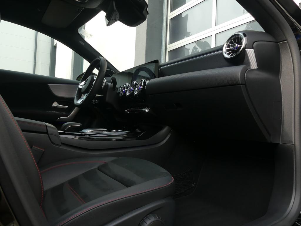 Mercedes-Benz A 35 AMG