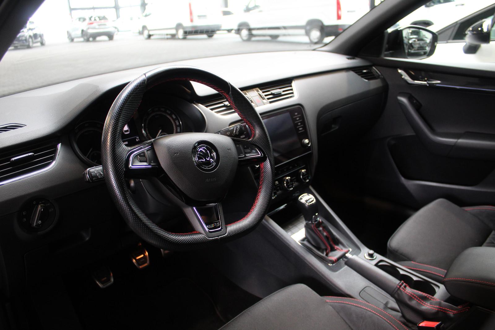 Skoda Octavia Combi 2.0 TSI RS (AHK, Business Paket)