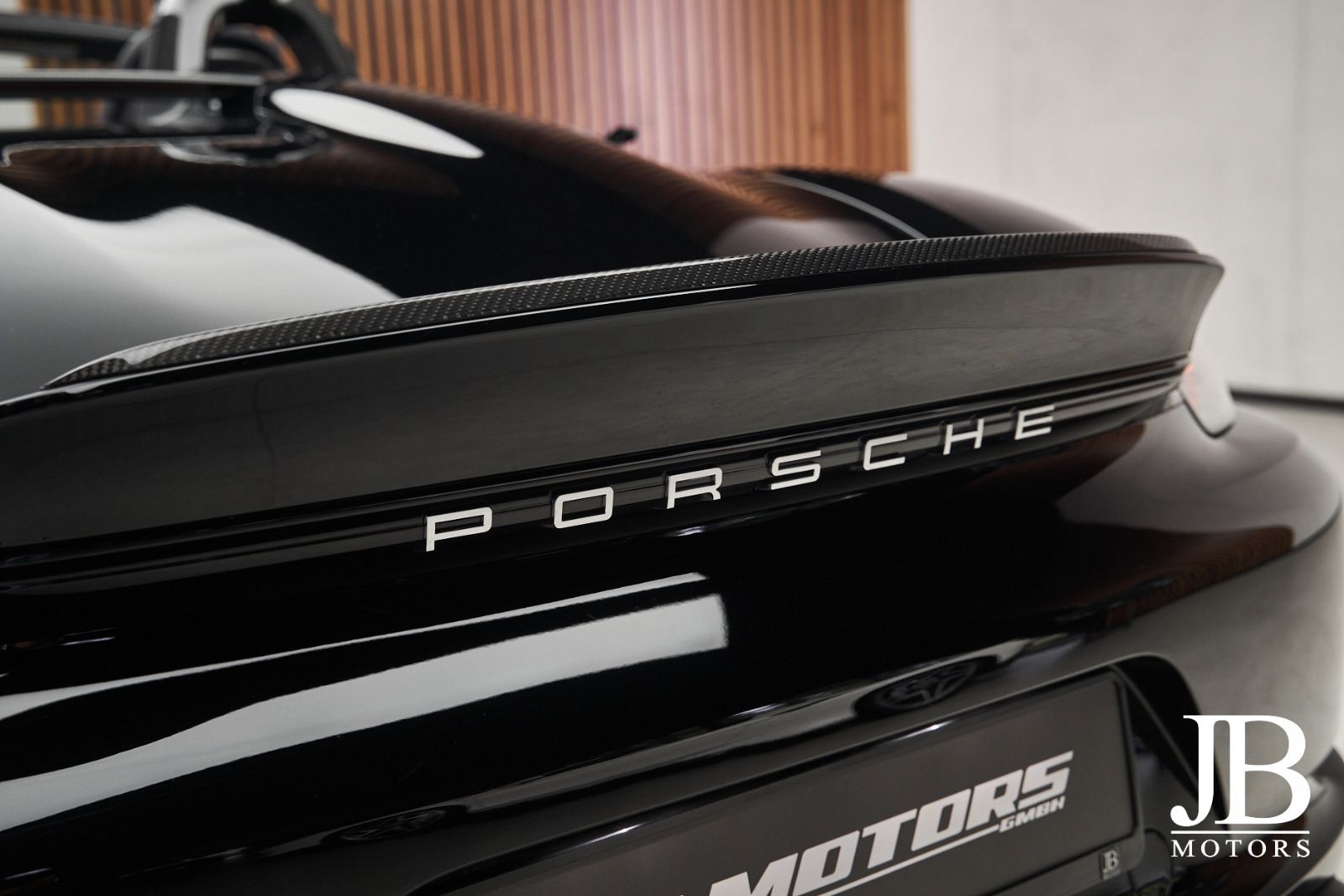 Fahrzeugabbildung Porsche Spyder RS Weissach PCCB Lift Magnesium Chrono