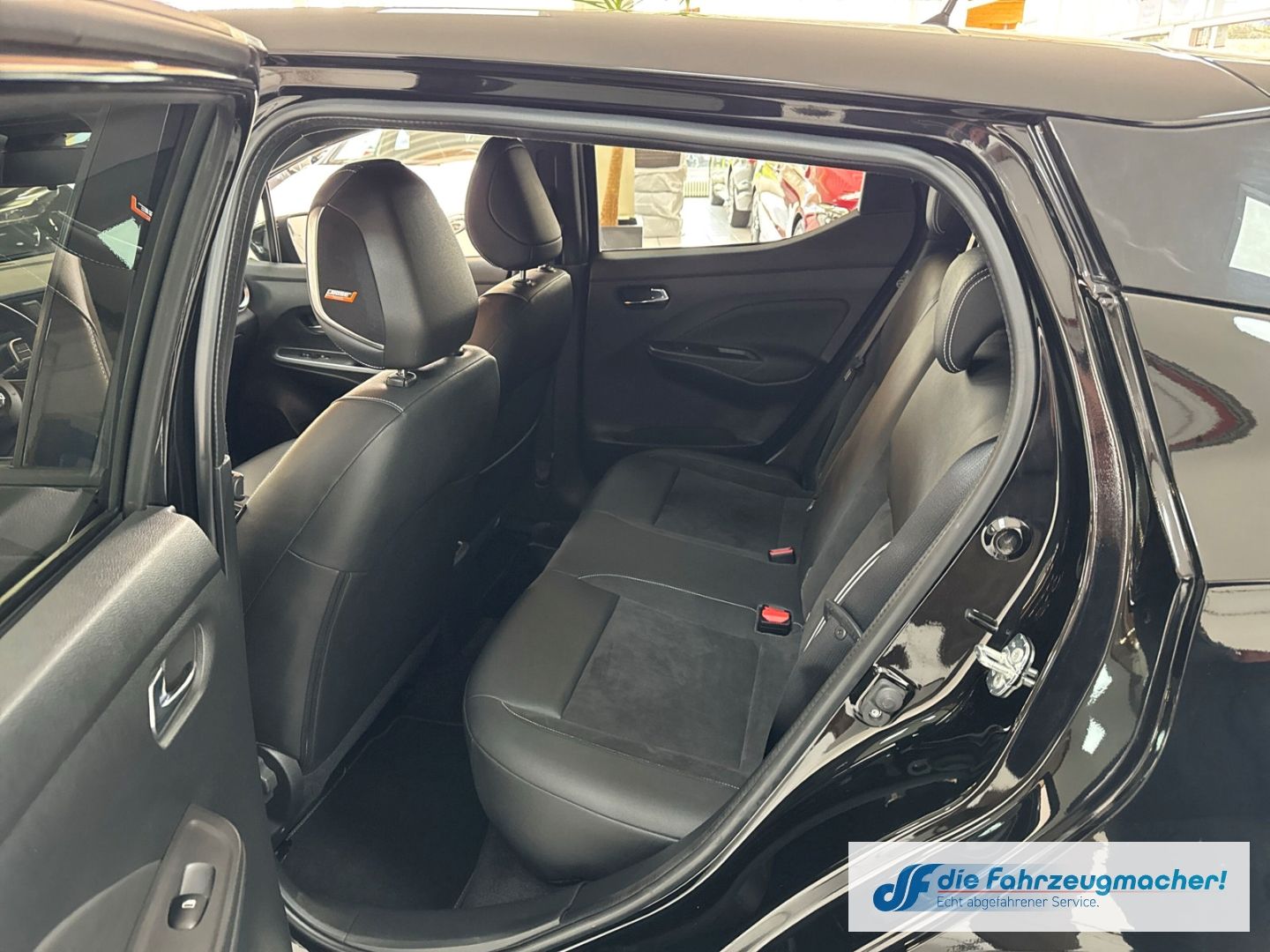 Fahrzeugabbildung Nissan Micra N-Sport Navi Soundsystem Bose LED Klimaaut