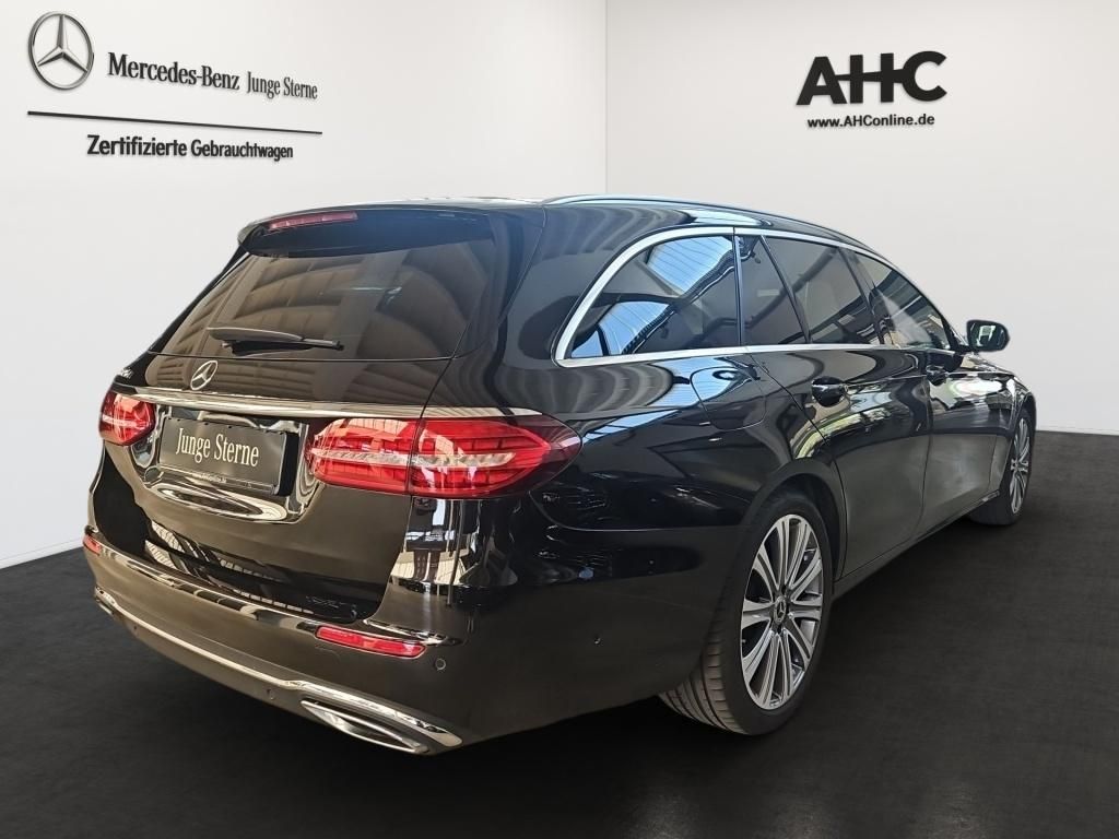 Fahrzeugabbildung Mercedes-Benz E 220 d T Avantg. Pano Standhzg. 360° Burmester