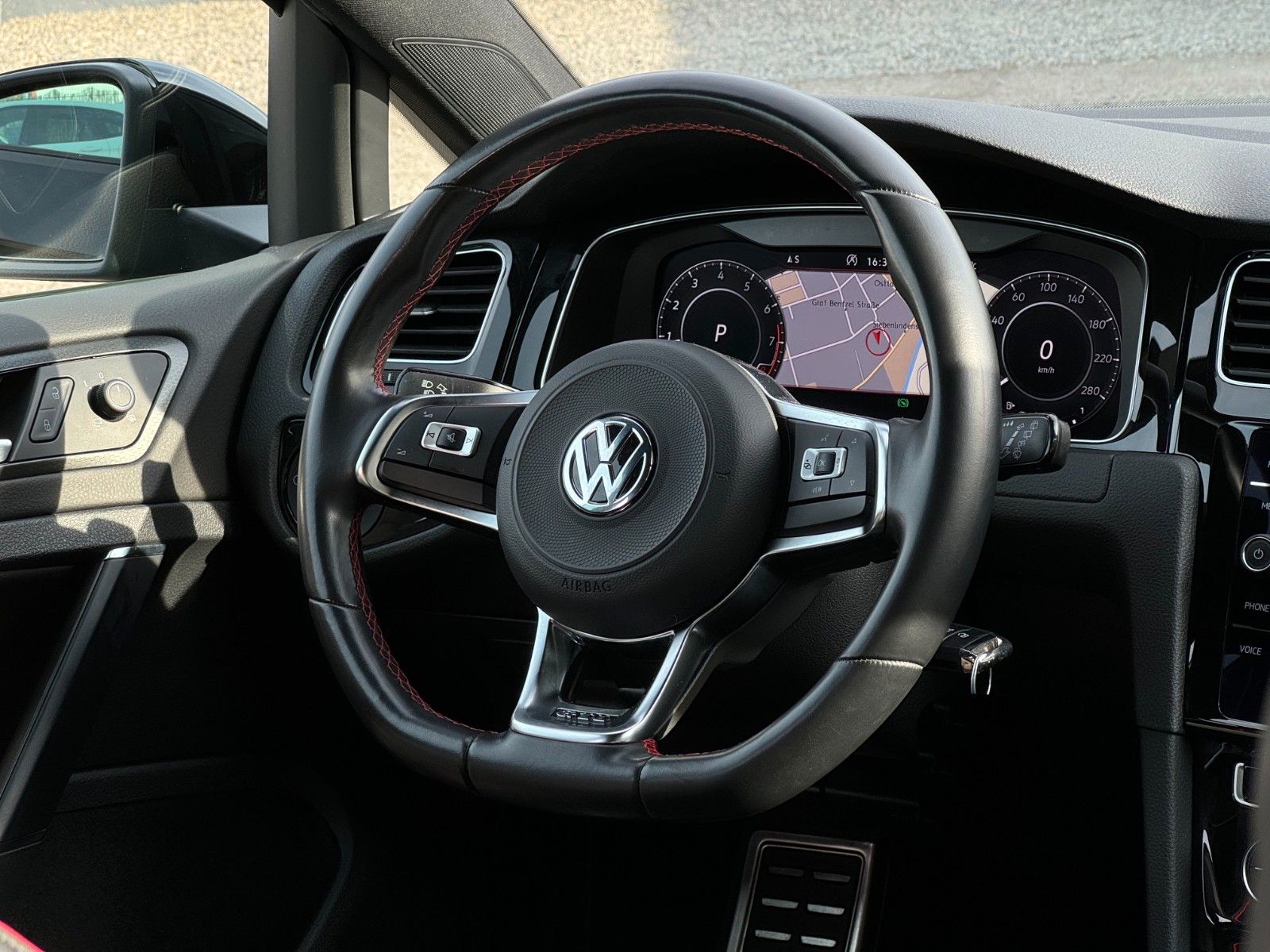 Fahrzeugabbildung Volkswagen Golf GTI Performance 2.0 TSI DSG Kamera Navi AID