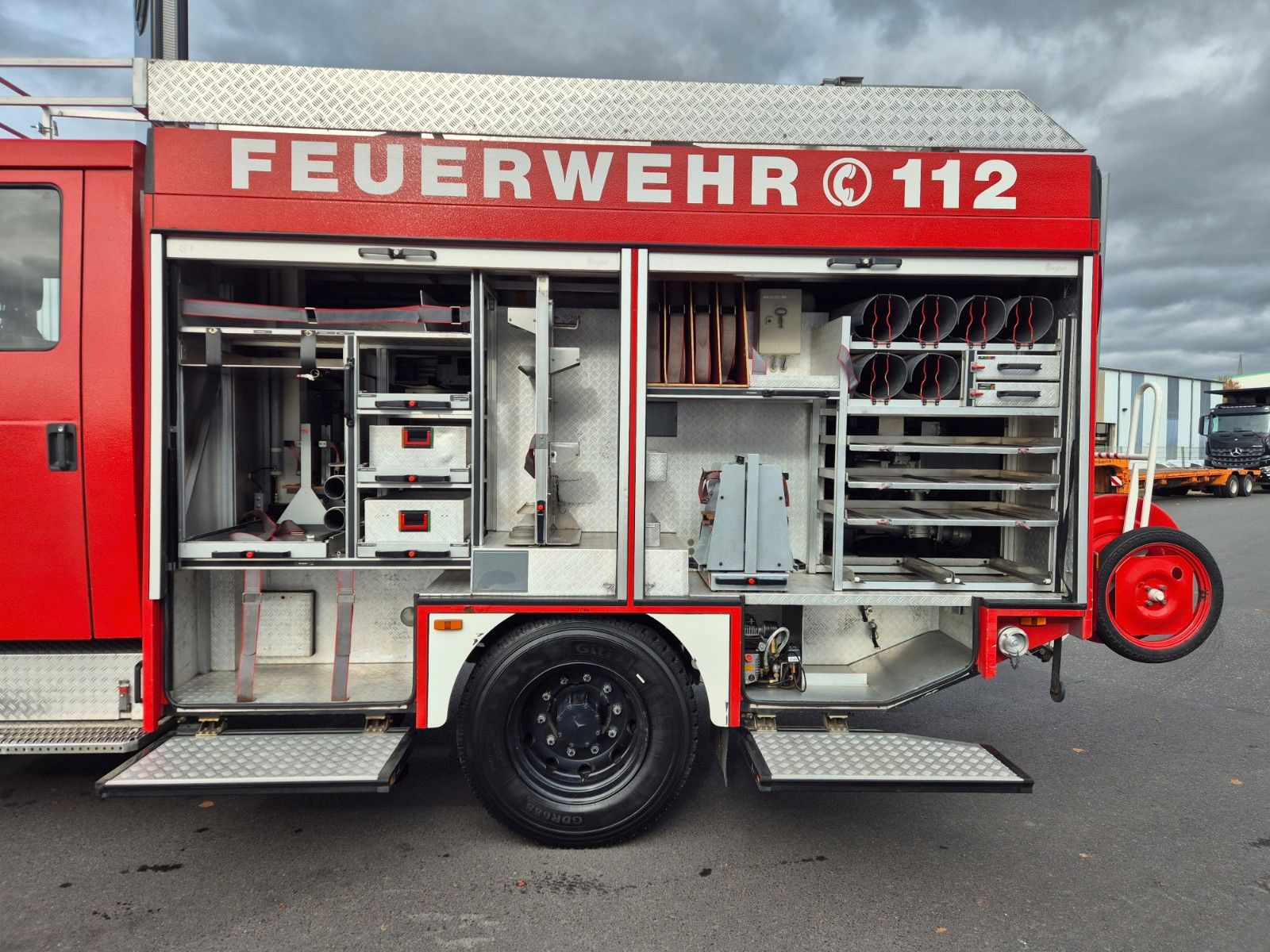 Fahrzeugabbildung Mercedes-Benz 1224 AF 16/12 Löschfahrzeug 1.680l