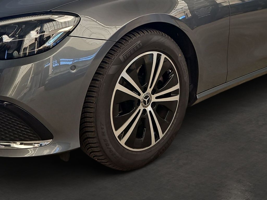 Fahrzeugabbildung Mercedes-Benz E 200 T Avantg. AHK Totwi. Navi LED KAM Ambie.