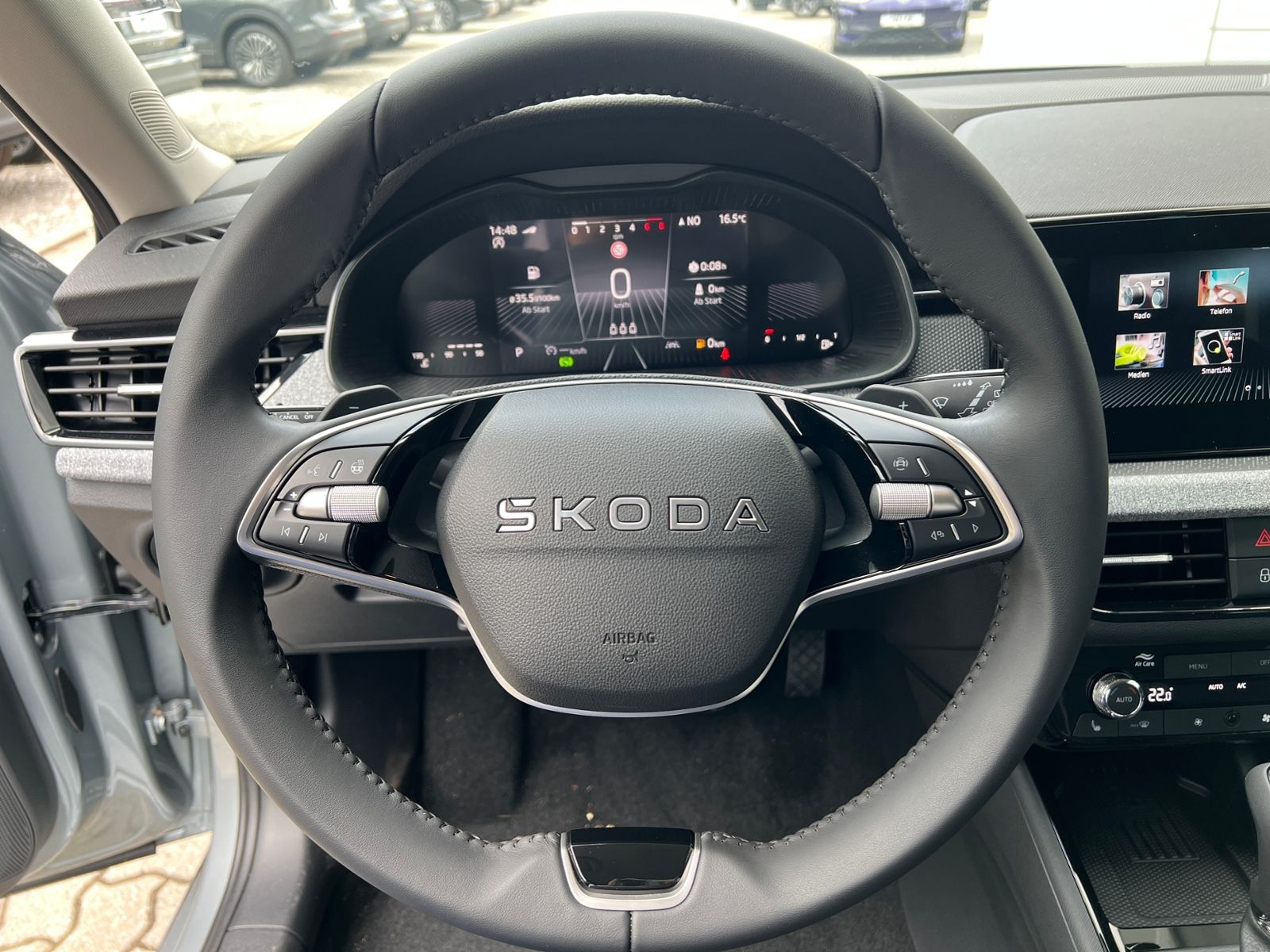 Fahrzeugabbildung SKODA Kamiq Balance 1.0 TSI DSG *Black Style,AHK,Matri