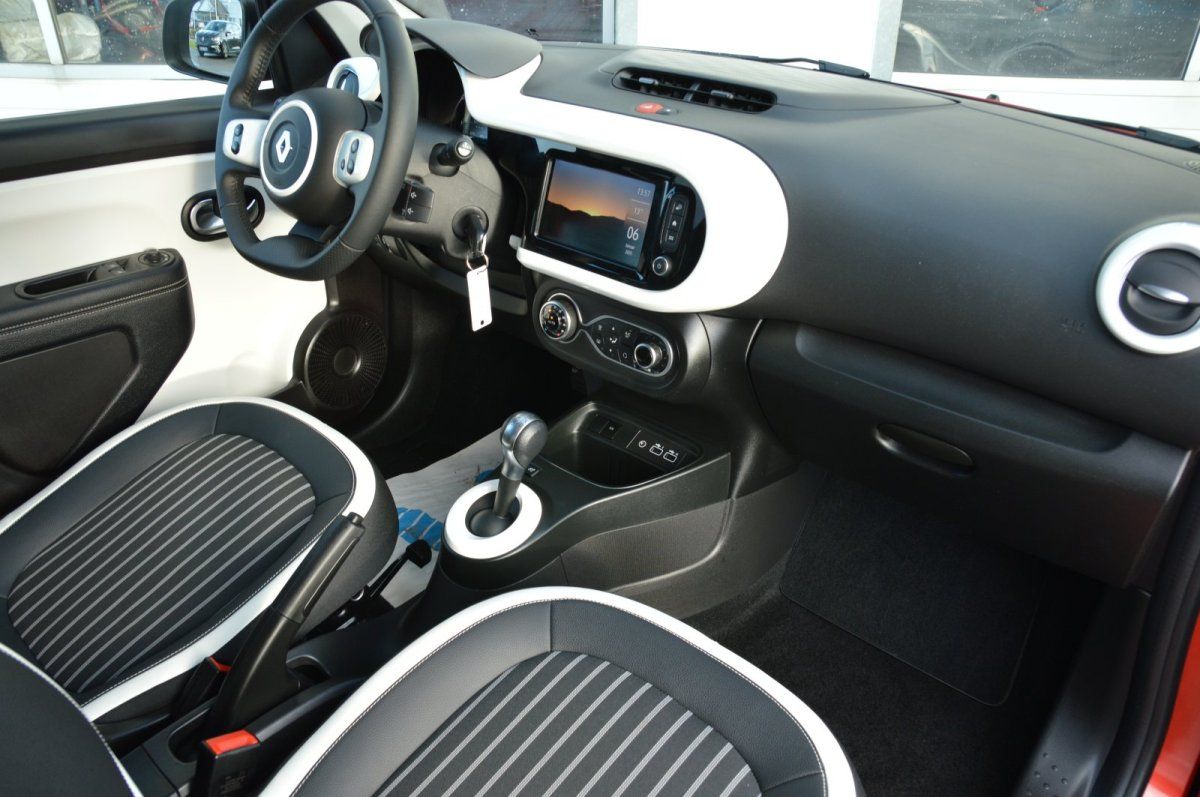 Fahrzeugabbildung Renault Twingo E-Tech   Techno Electric Navi Kamera Shz