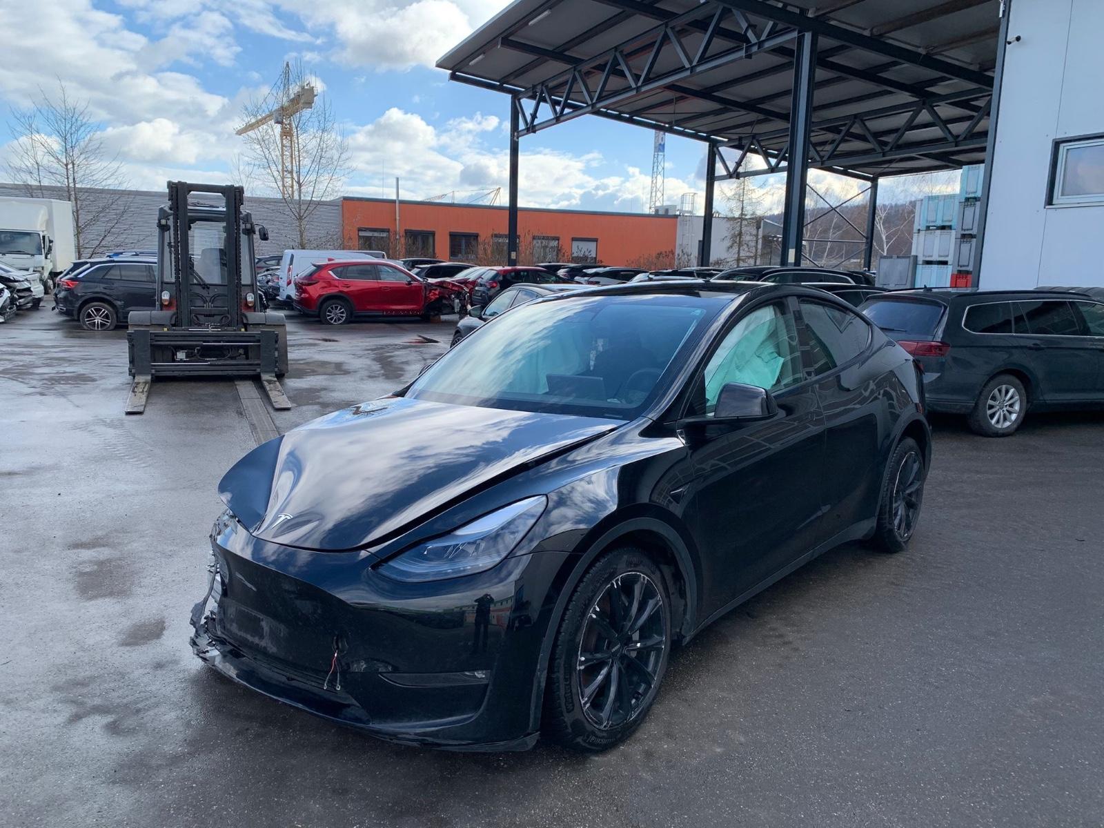 Tesla Model Y Long Range Dual AWD