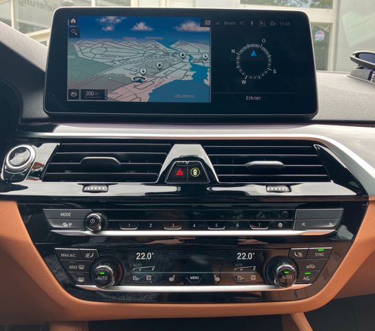 Touring 530 e xDrive M Sport HUD Pano AHK