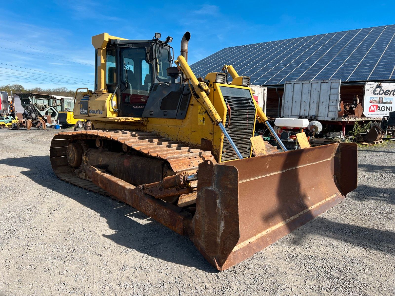Fahrzeugabbildung Komatsu D65PX-15 / nur 5.945h / Baujahr: 2004