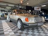 Mercedes-Benz E 230 W124 Sportline - Mercedes-Benz E 230 mit Benzin-Antrieb