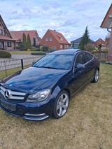 Mercedes-Benz 220 - Mercedes-Benz 220: Coupe