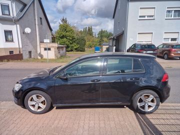Volkswagen Golf - 2