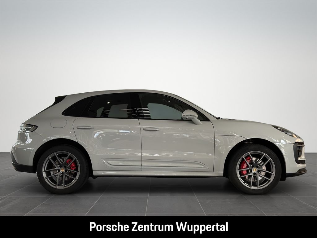 PORSCHE Macan 2023