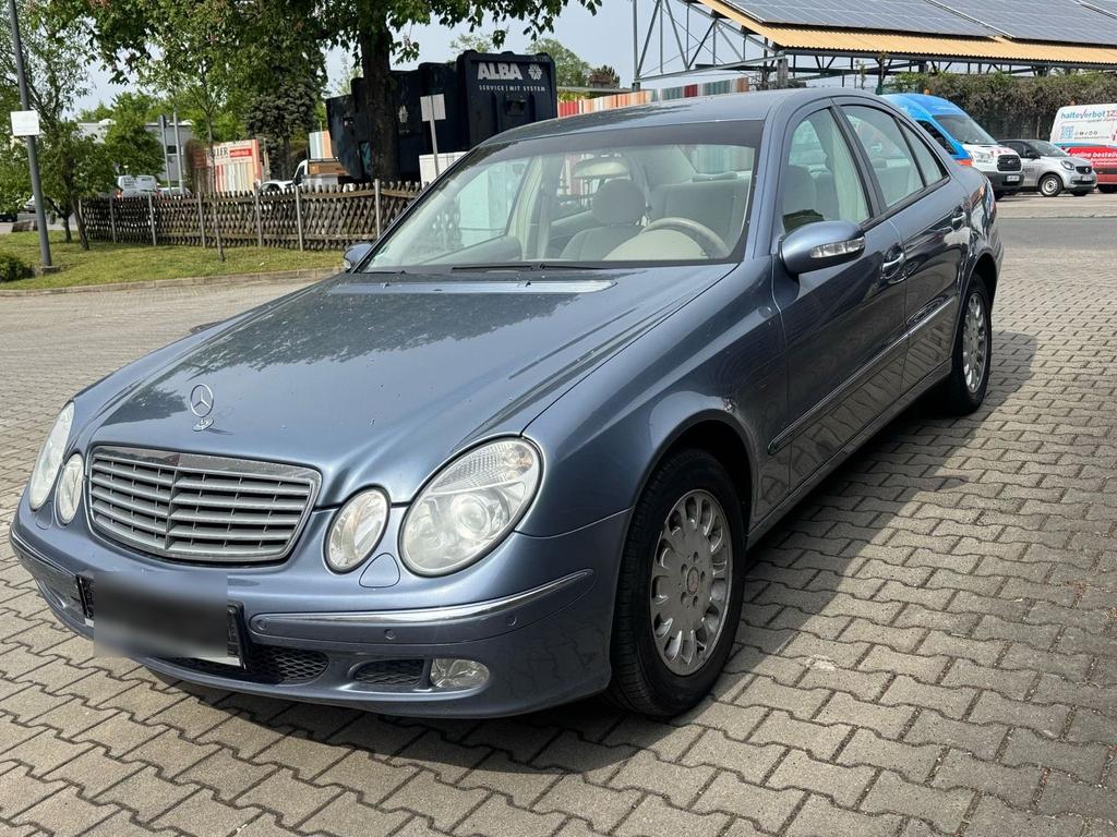 Mercedes-Benz E 320