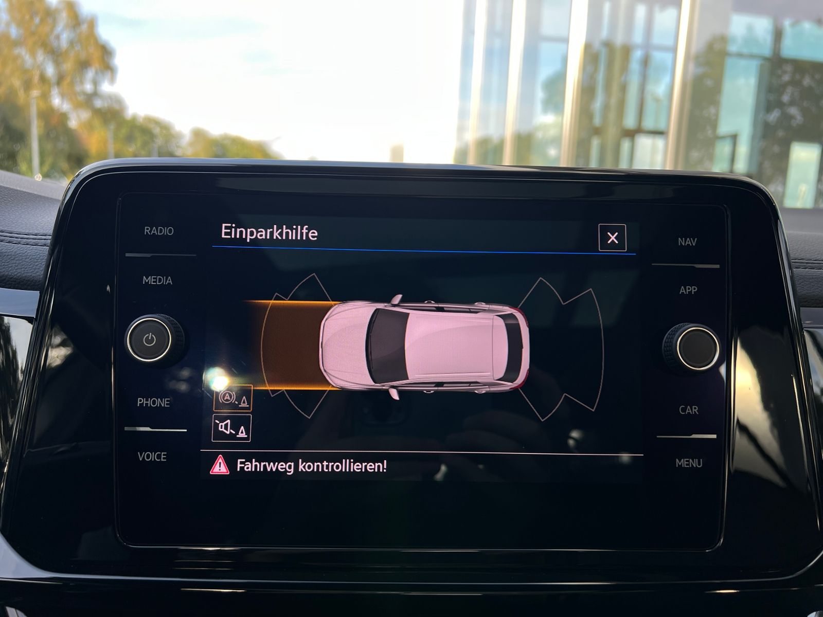 Fahrzeugabbildung Volkswagen T-Roc 1.0 TSI R-Line *AHK, LED-Plus, ACC, Panora