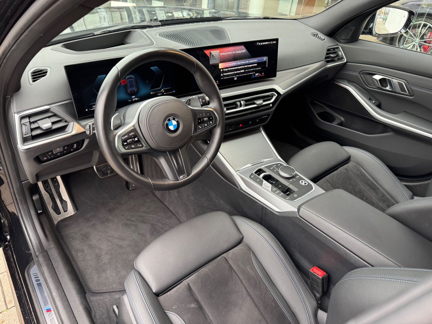 Fahrzeugabbildung BMW 320d Touring M-Sportpaket GARANTIE bis 08/2028