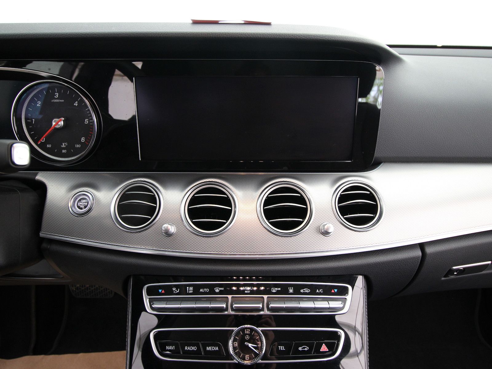 Mercedes-Benz E 220 d Avantgarde NAVI+LED+KAMERA+STANDHEIZUNG foto 13