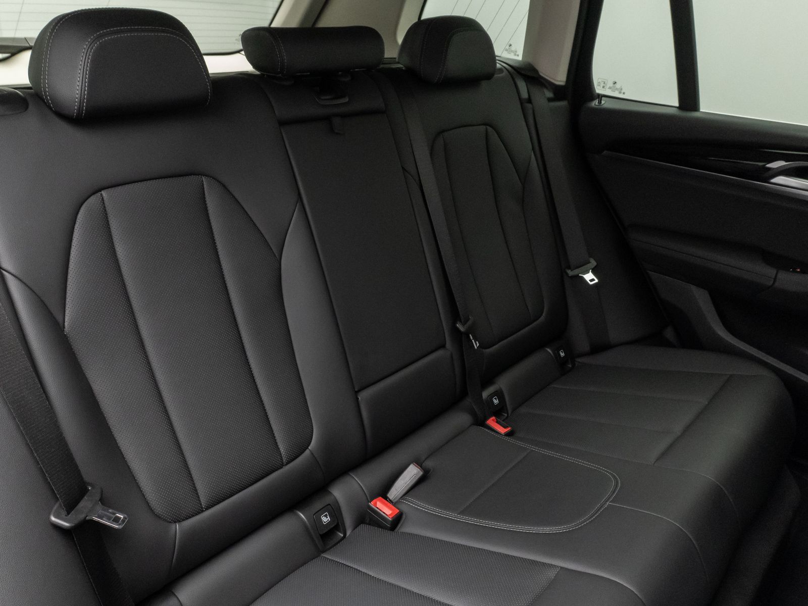 Fahrzeugabbildung BMW X3 xD30i Kamera DAB HiFi WLAN Leder Sport 19Zoll