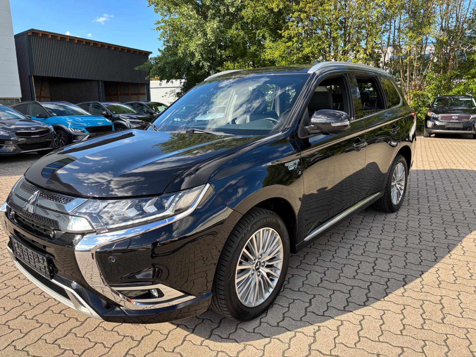 Mitsubishi Outlander PHEV Plus 4WD Top