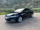 Volkswagen Passat Variant 2.0 TDI DSG 4MOT R-Line AHK DYN