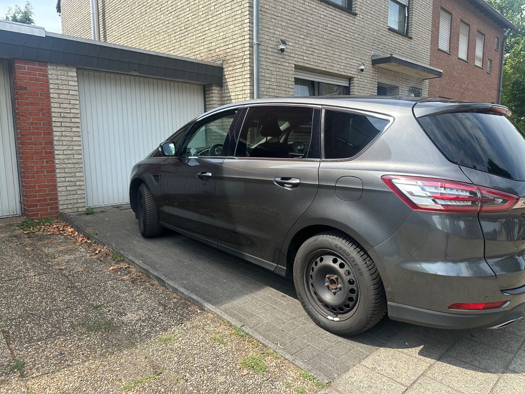 Image of Ford S-Max