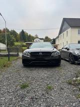 Mercedes-Benz E 63 AMG 4MATIC AMG Facelift - schwarze Mercedes-Benz E 63 AMG
