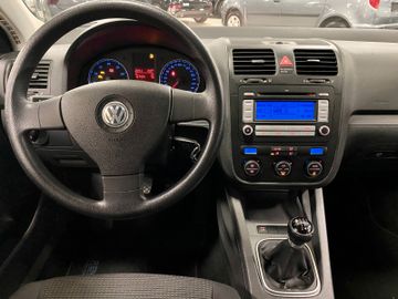 Fahrzeugabbildung Volkswagen Golf 1.6 Trendline Variant+GARANTIE+KLIMATRONIC+