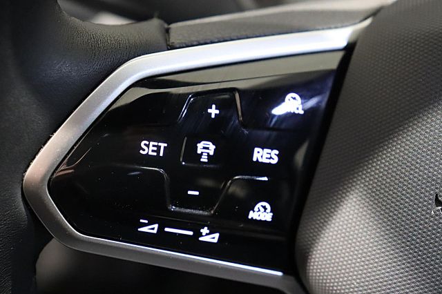 ID.4 Pure 125kW Wärmepumpe IQ-LIGHT ACC Anschlus