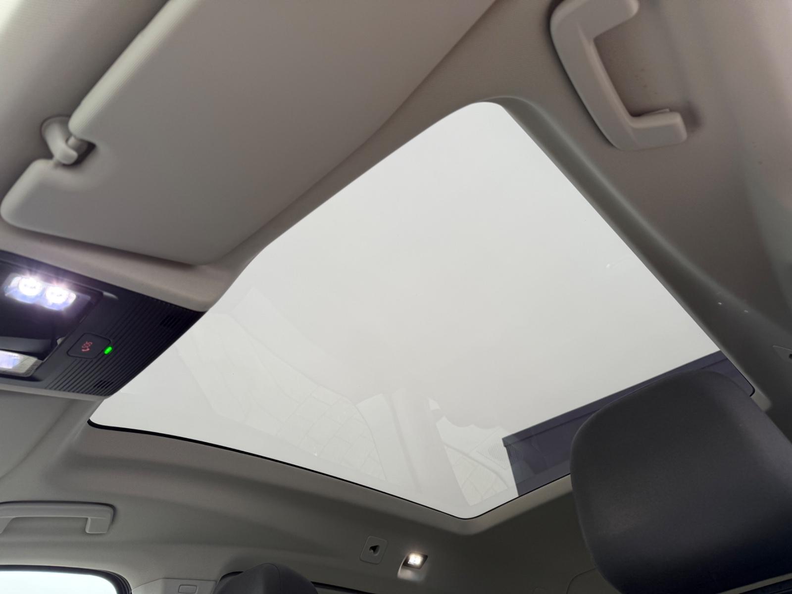 Volkswagen Caddy Maxi Move 7-Sitzer PANO StdHzg. AHK Ergo