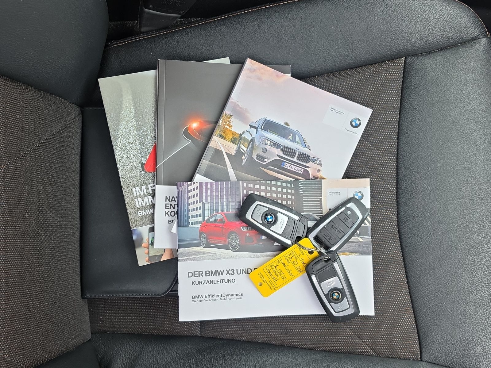 Fahrzeugabbildung BMW X3 xDrive20d AUT. AUS 1.HAND LEDER NAVI KAMERA