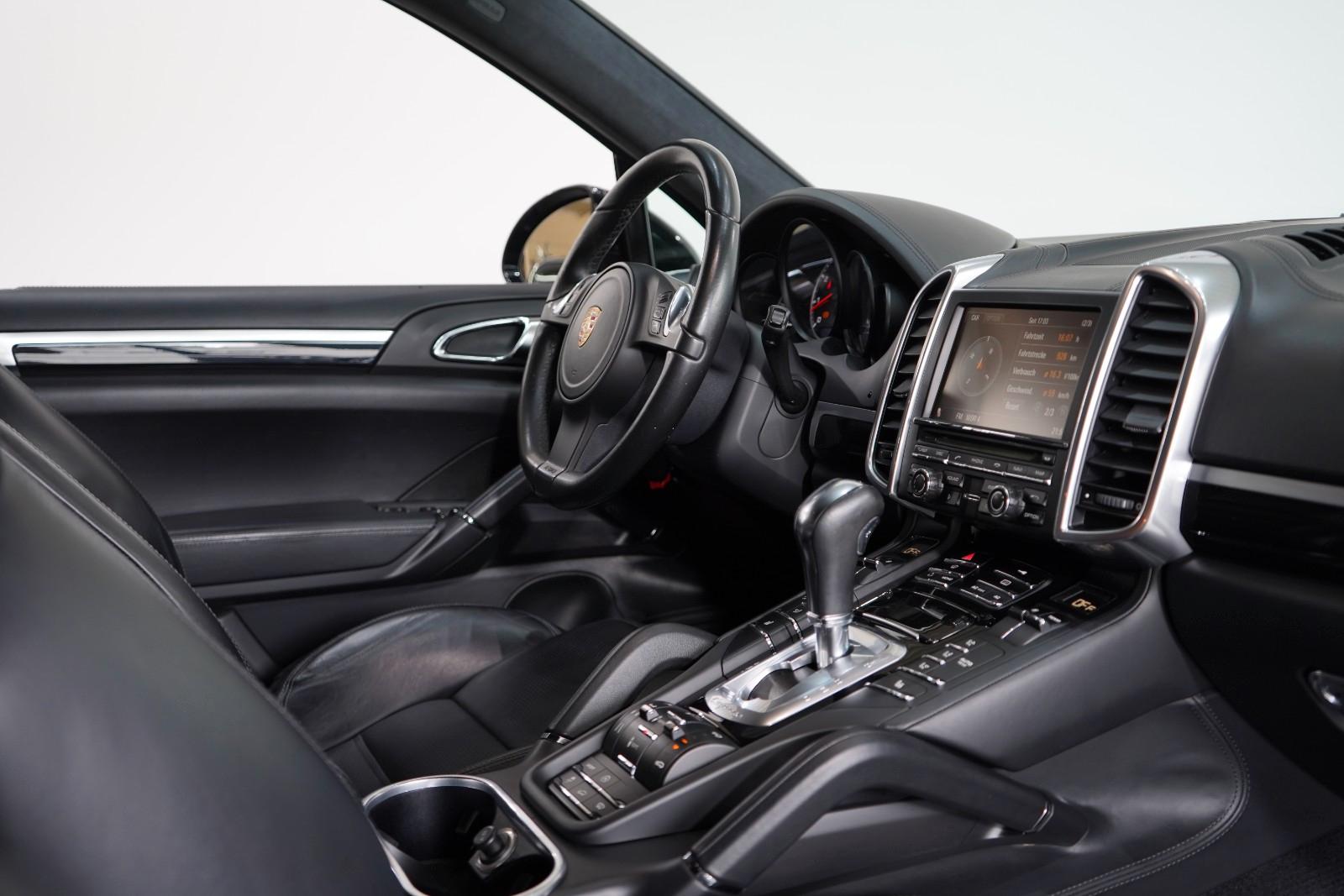 Porsche Cayenne Turbo V8*Navi*Luftfahrwerk*20 Z. Spyder*