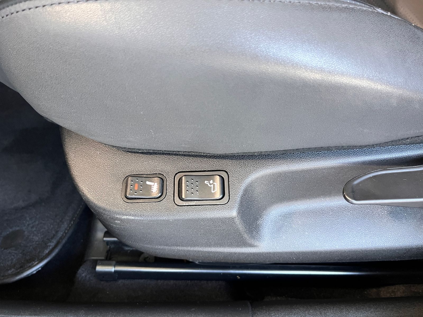 Fahrzeugabbildung Alfa Romeo Giulietta Lusso Ti BOSE XENON NAVI