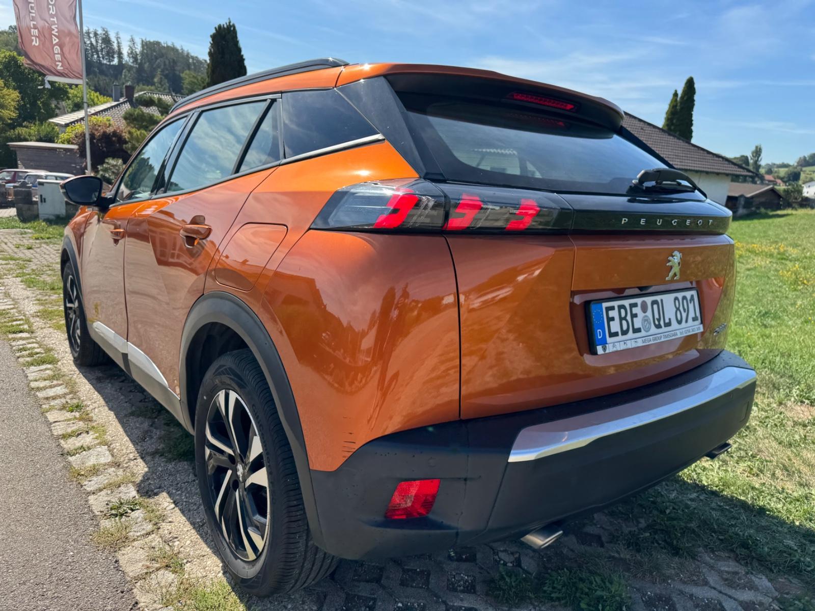Peugeot 2008 HYBRID 136 e-DSC6 Allure*AUT*PANO*LEDER*
