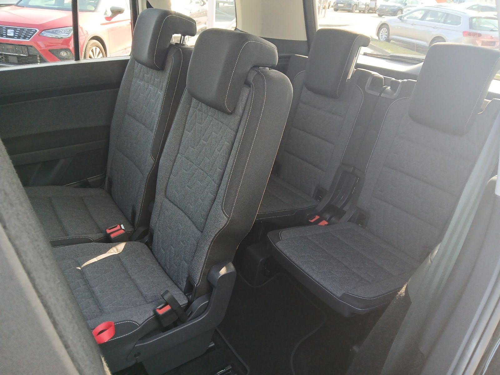 Fahrzeugabbildung Volkswagen Touran TSI Move DSG 7-Si Navi AID ACC PDC SH LM