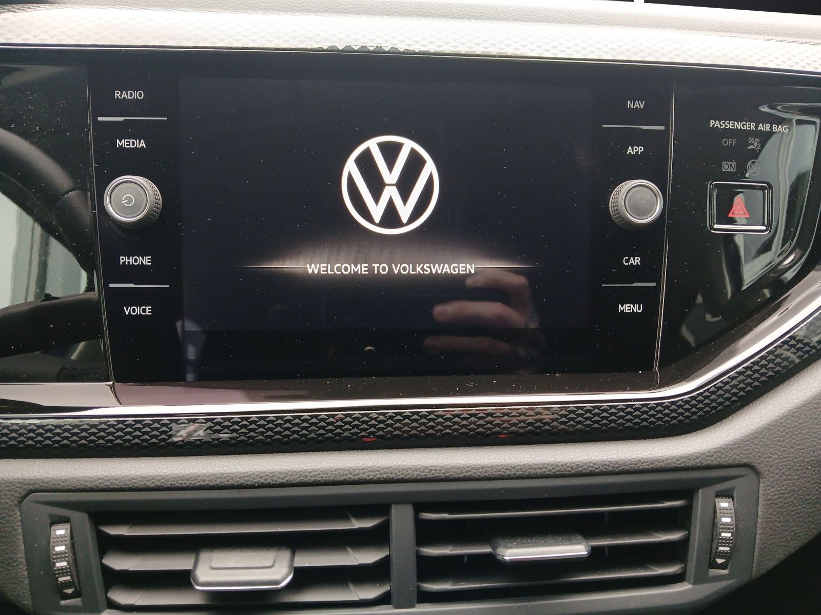 Fahrzeugabbildung Volkswagen Polo 1.0 Life LED Navi AID RKF GRA SH
