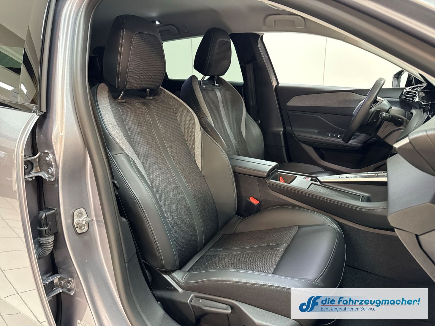 Fahrzeugabbildung Peugeot 308 SW Allure Pack Navi Memory Sitze 360 Kamera