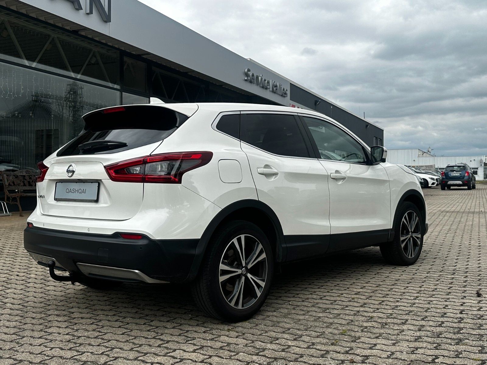 Fahrzeugabbildung Nissan Qashqai AHK / beh. FS/ Navigation / Alu