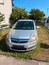 Opel ZAFIRA - Opel Zafira aus 2005 mit Diesel-Antrieb