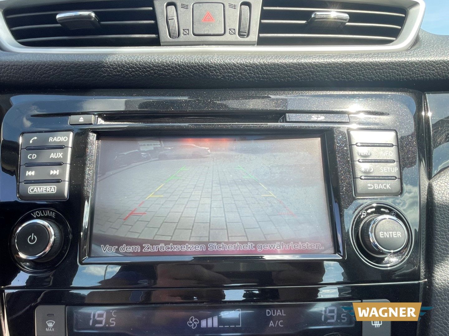 Fahrzeugabbildung Nissan Qashqai Acenta 1.2 DIG-T Klimaautomatik