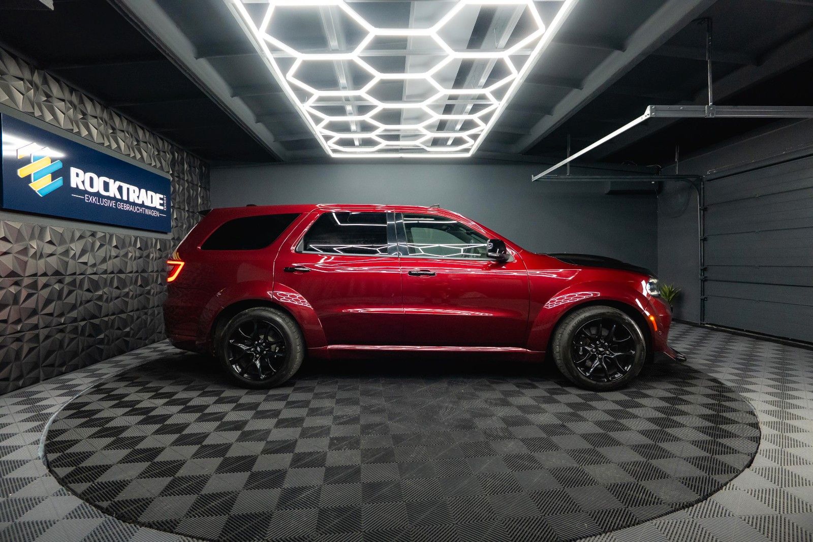 Fahrzeugabbildung Dodge Durango 5.7 V8 SRT 4x4 Night-Paket WIDEBODY 19%