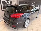 Ford Focus Turnier St-Line/Sitzhz./Lenkradhz./PDC/TÜV - Ford Focus: Kombi