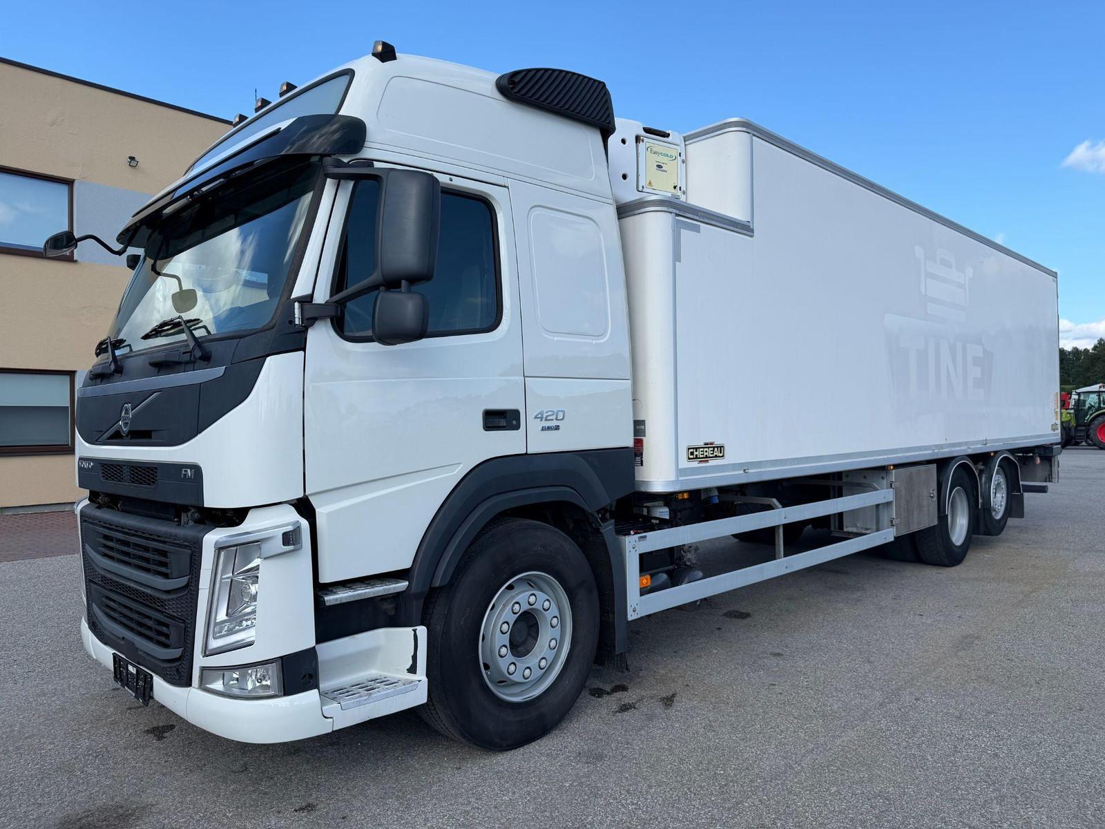 Volvo FM420 6X2*4 EURO6 + CARRIER SUPRA 850