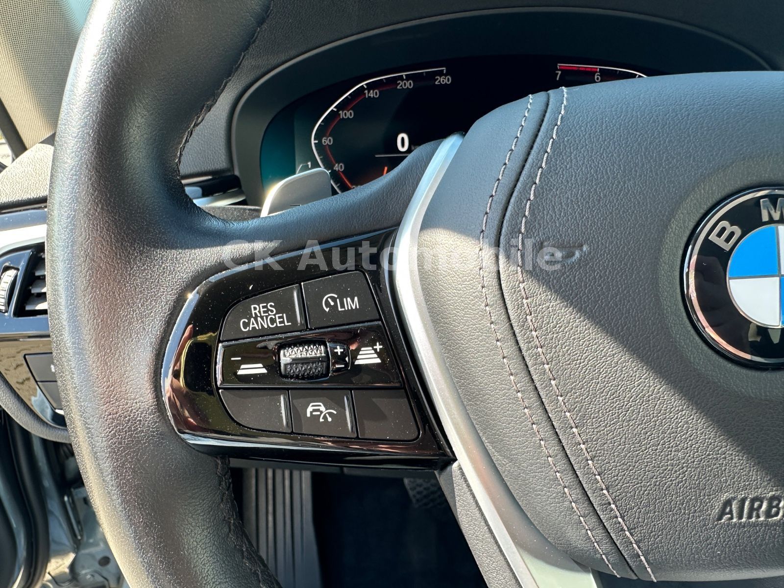 Fahrzeugabbildung BMW 530 i Lim. xDrive Sport Line/Navi/Leder/LED/Kam.