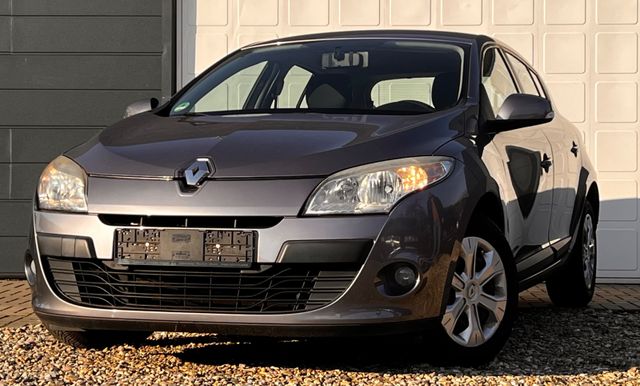 Renault Megane III Expression~Parksensor vorne/hinten~