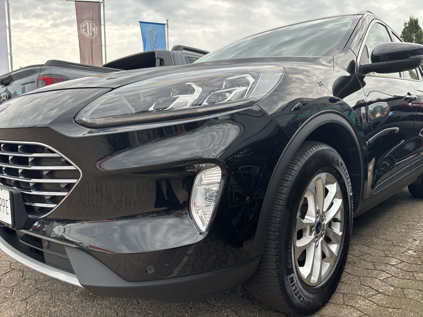 Fahrzeugabbildung Ford Kuga Hybrid Titanium X Navi Digitales Cockpit So