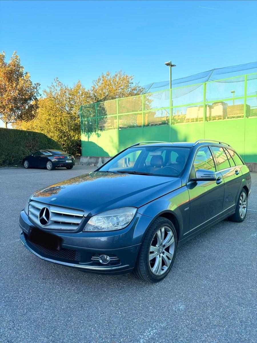 Mercedes-Benz C200 2010 — rear view
