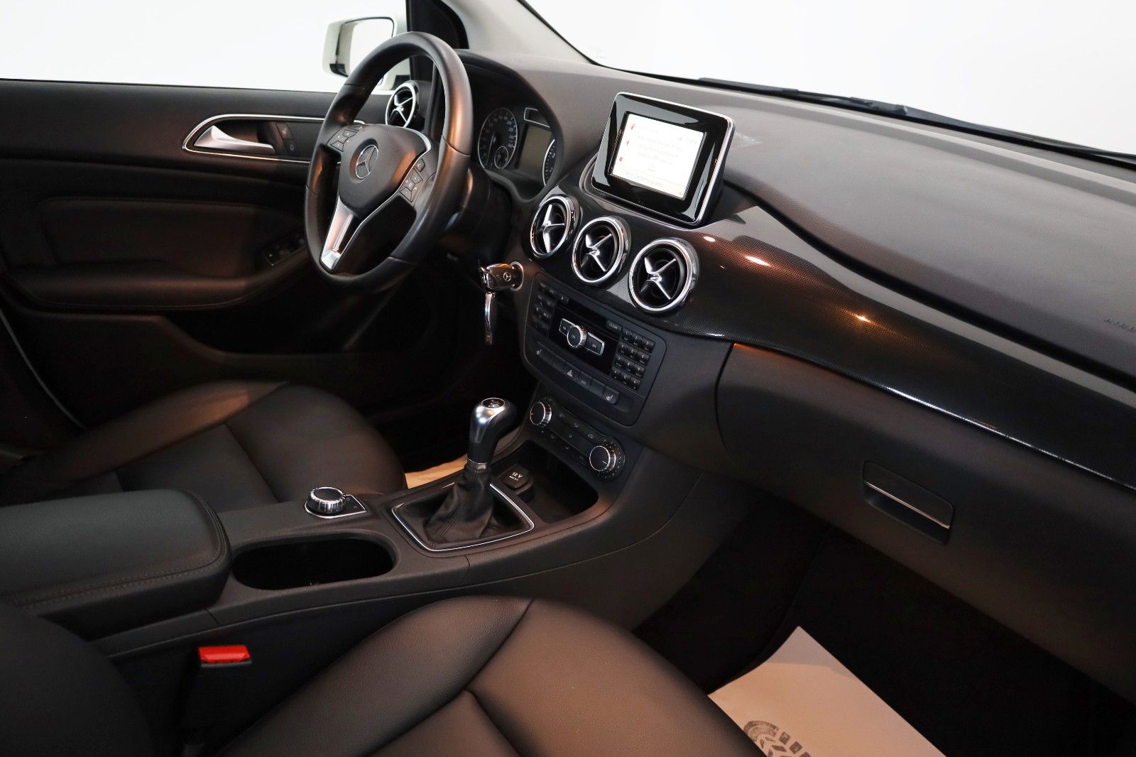 Fahrzeugabbildung Mercedes-Benz B 180 Leder,Navi,Xenon,SH,PDC,SR+WR
