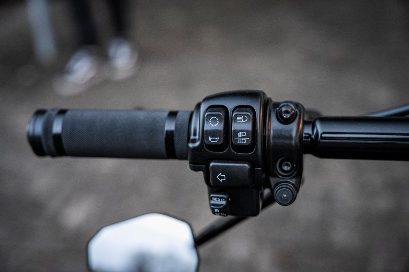 Fahrzeugabbildung Harley-Davidson Breakout DARKSIDE FXBR 117 MY24 -JEKILL&HYDE-